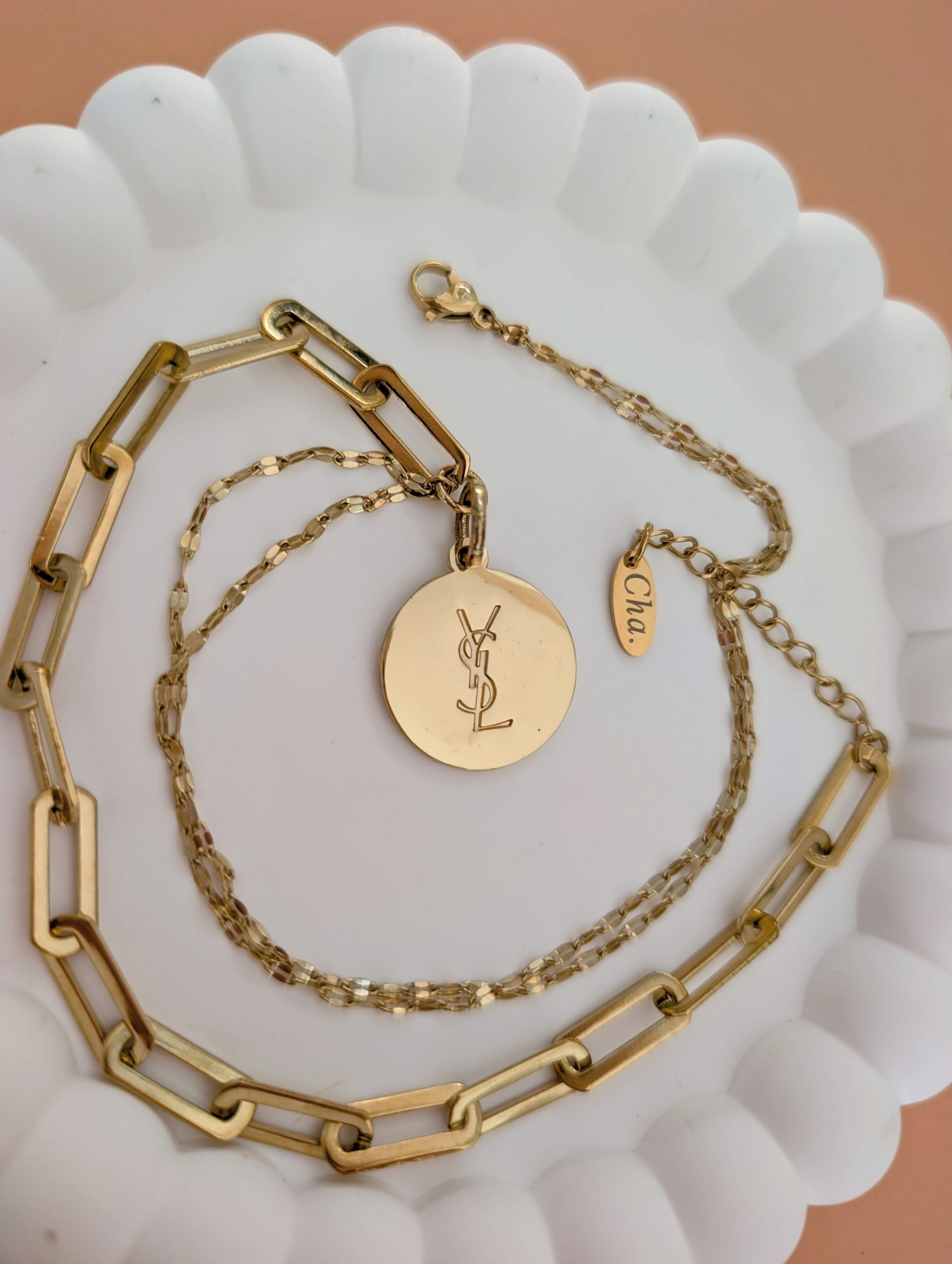 Kering – Image 1